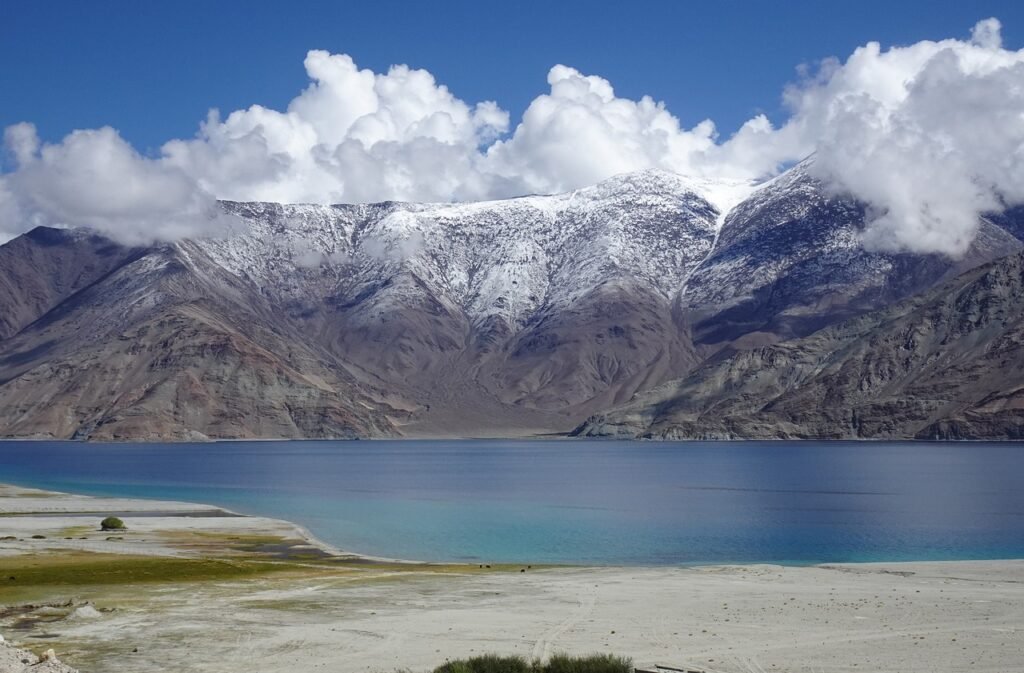 pangong tso, lake, brackish-7519104.jpg